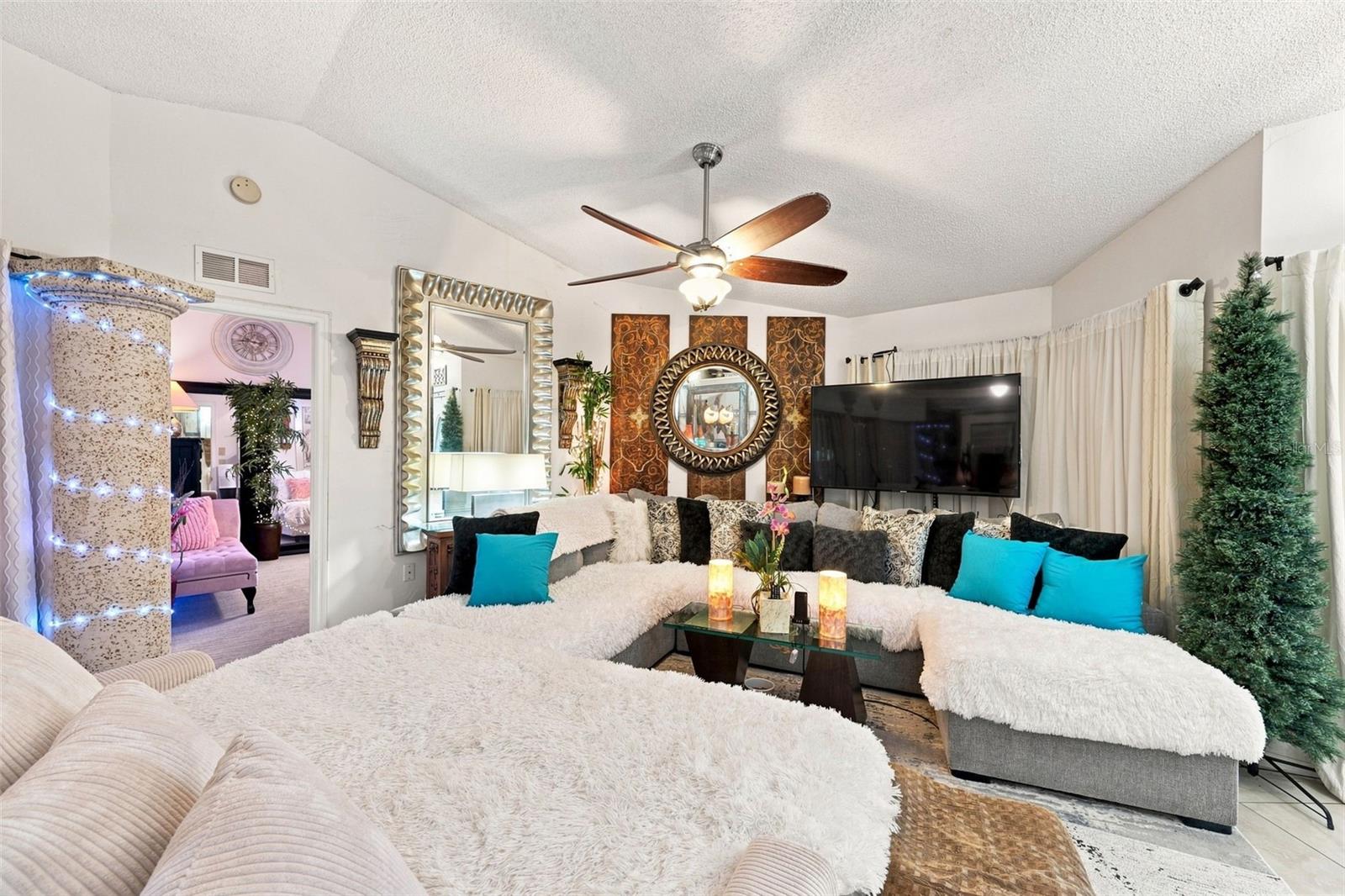 8136 Golf Club Ct Property Photo 11