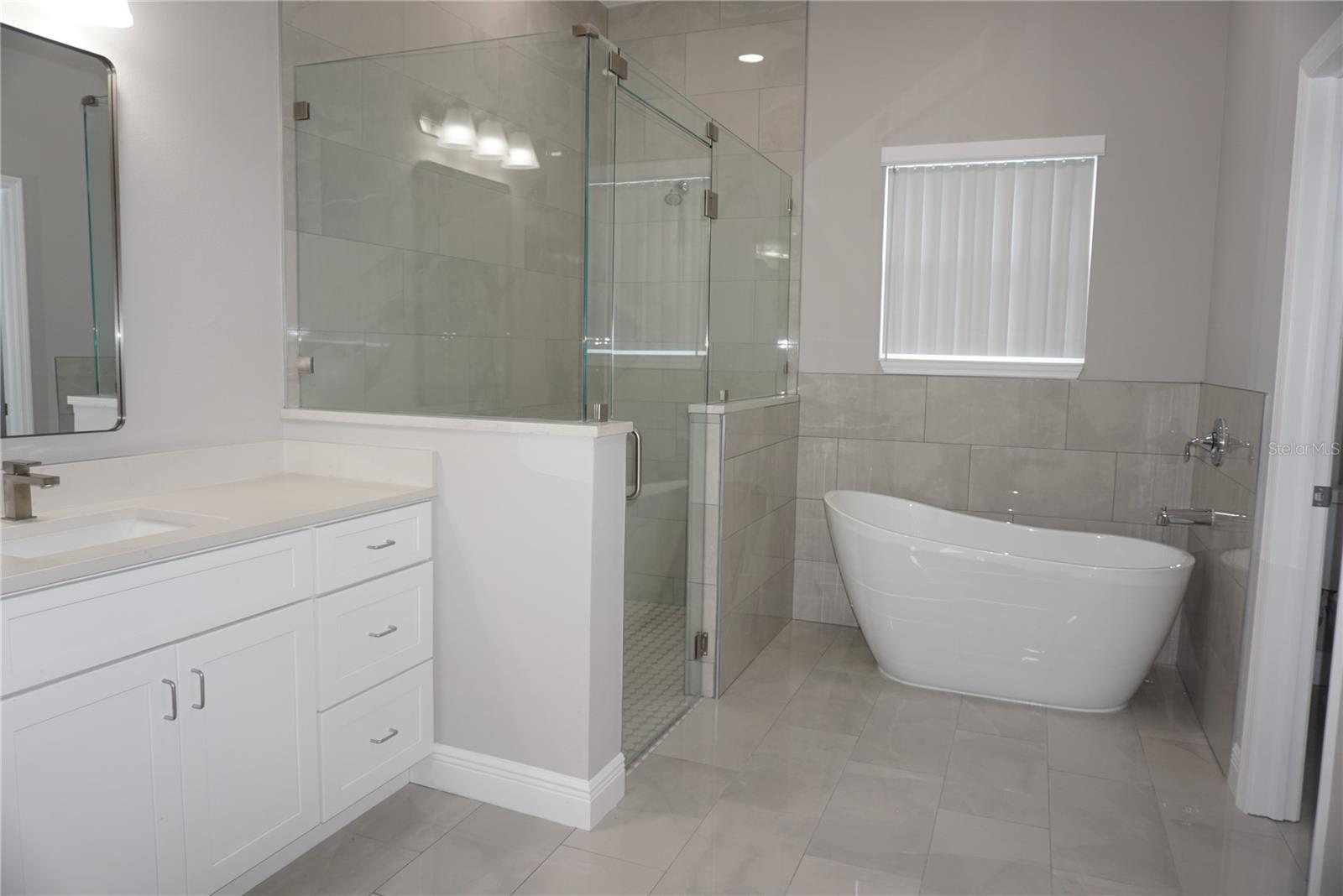 12572 Tree St Property Photo 10