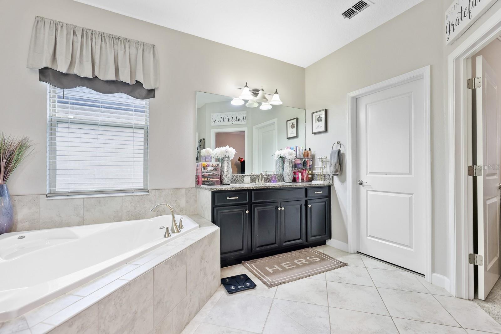 9650 Ivory Dr Property Photo 12