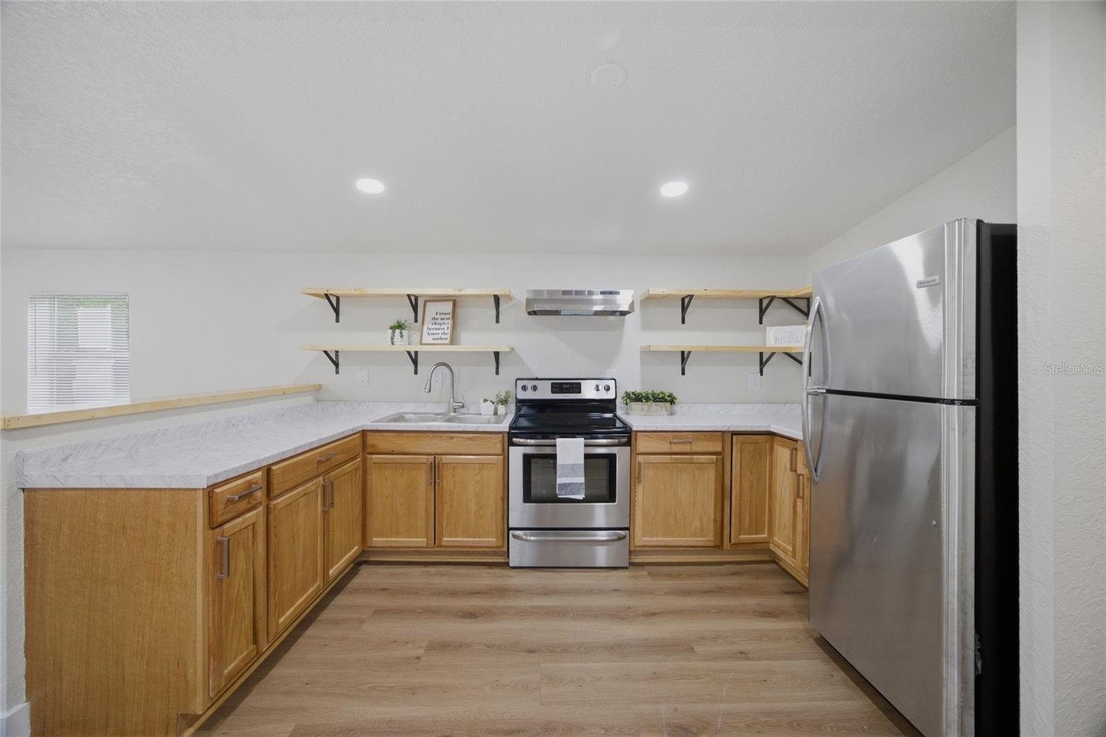 11602 Lewis Ave Property Photo 4