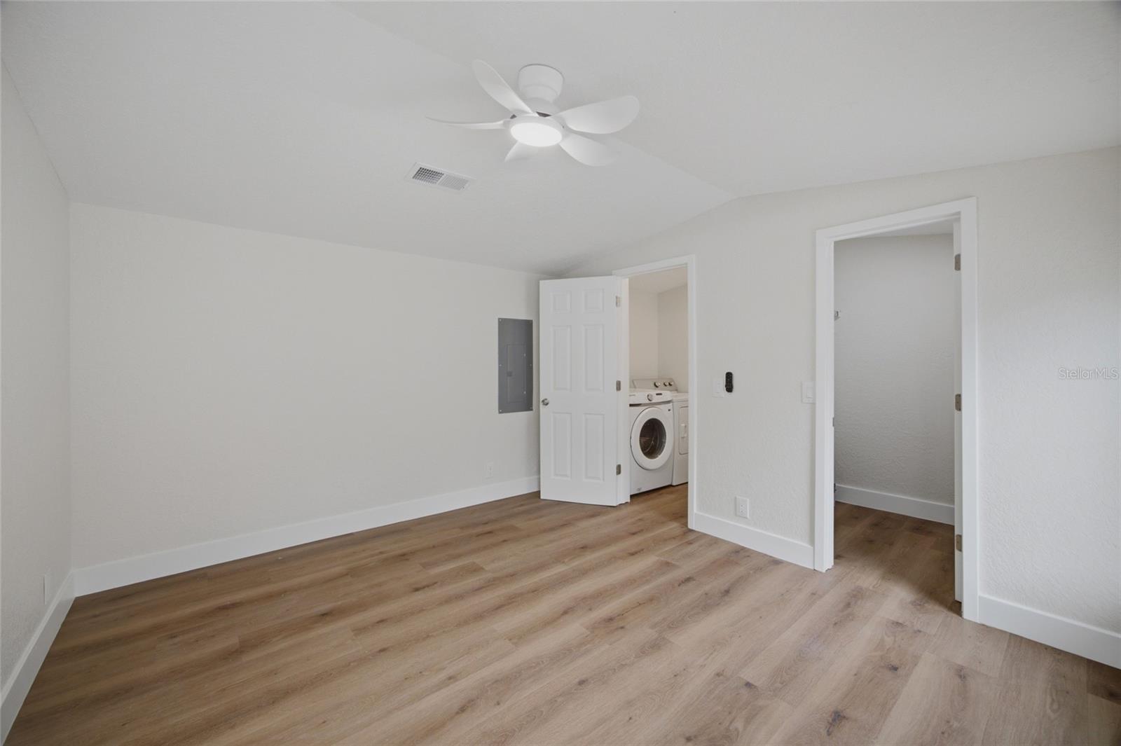 11602 Lewis Ave Property Photo 10