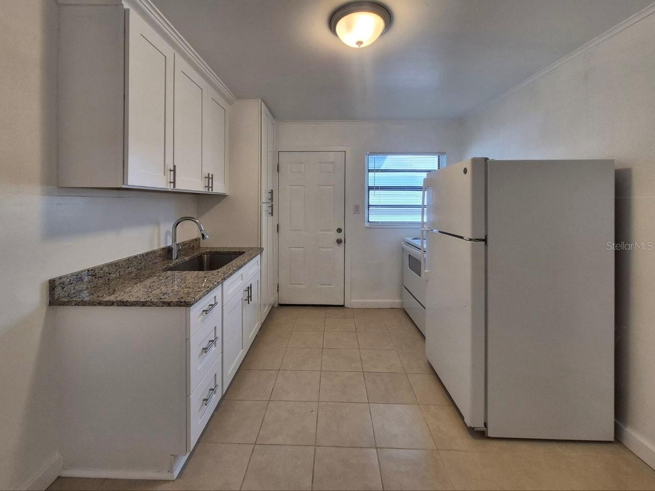 1726 W Chestnut St #b Property Photo 10