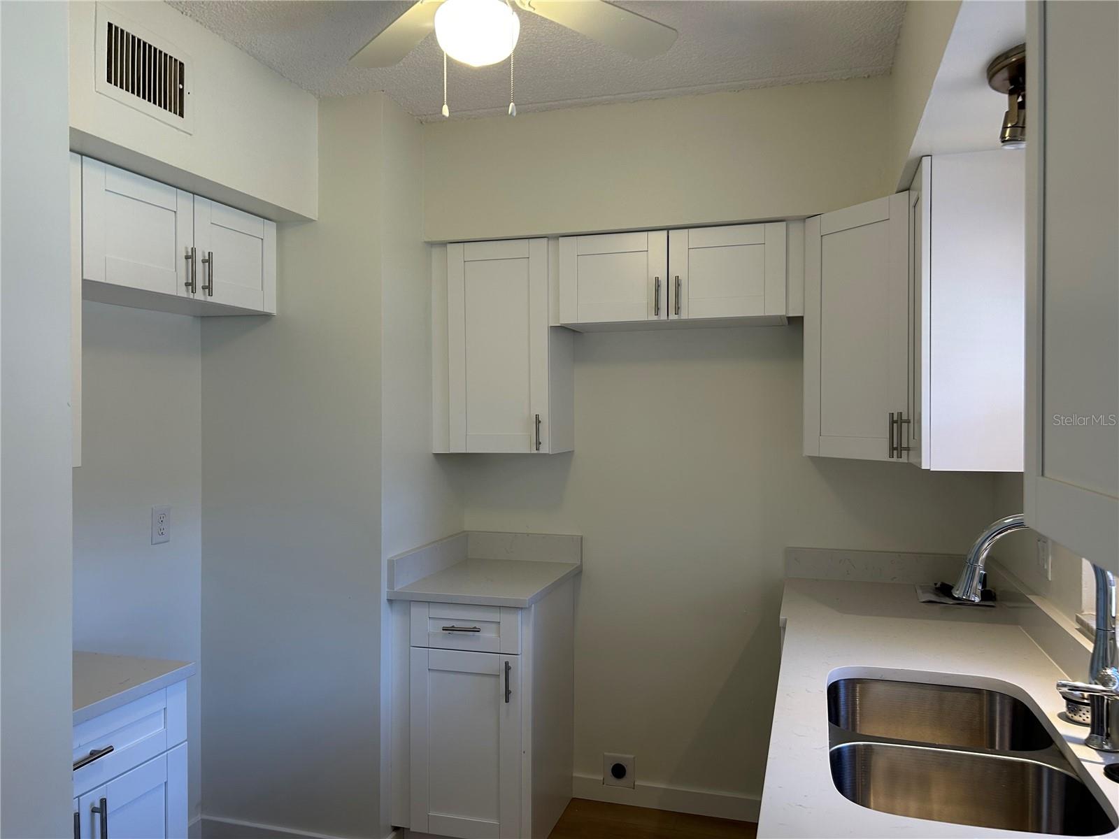 7011 Place De La Paix #1a Property Photo 7