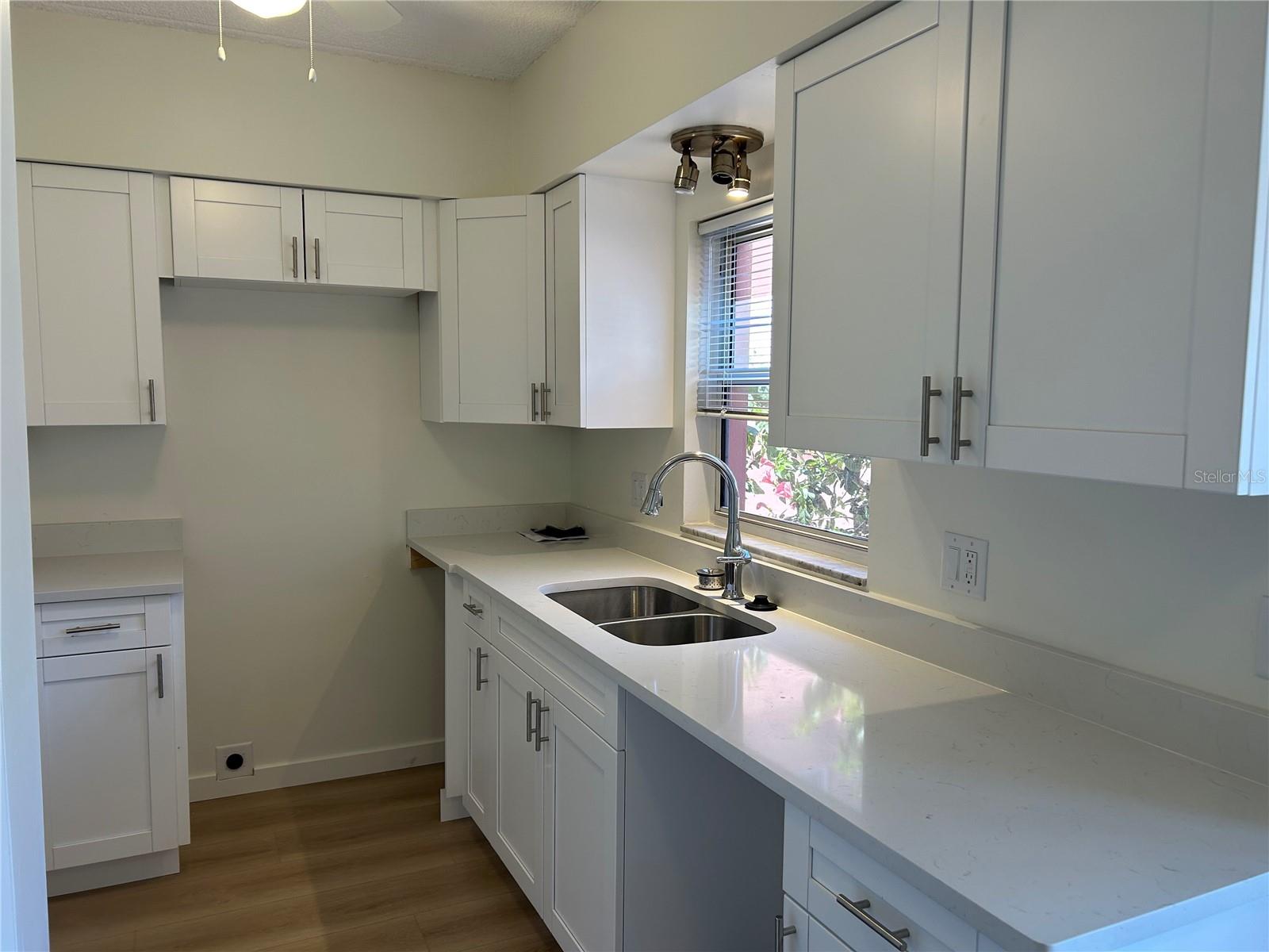 7011 Place De La Paix #1a Property Photo 8
