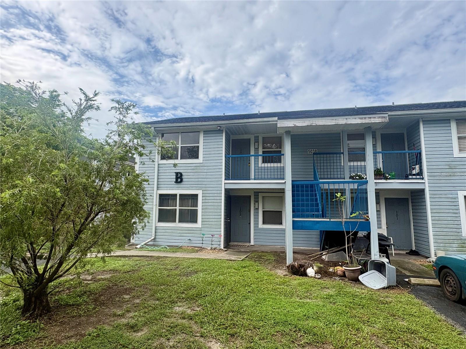 5038 TERRACE PALMS CIR #202