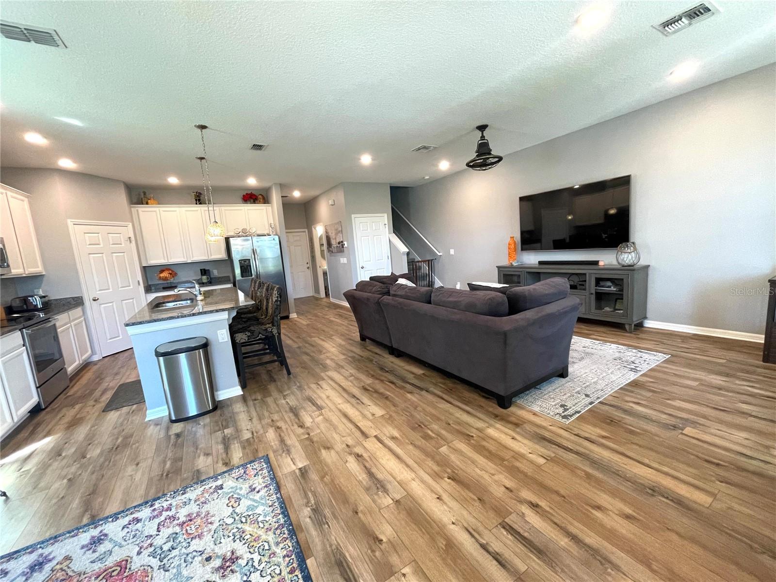 5211 Avalon Park Blvd Property Photo 7