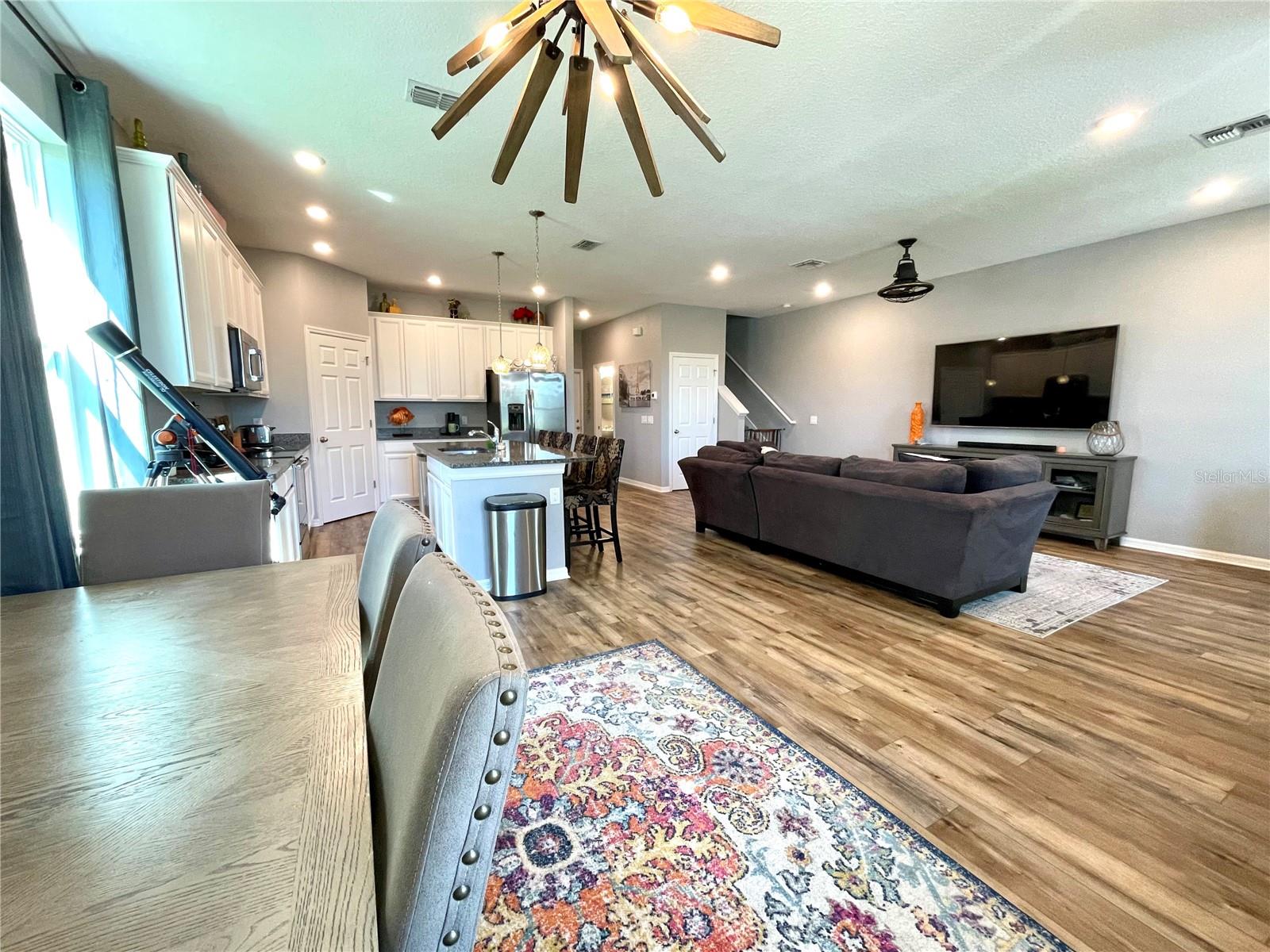 5211 Avalon Park Blvd Property Photo 8