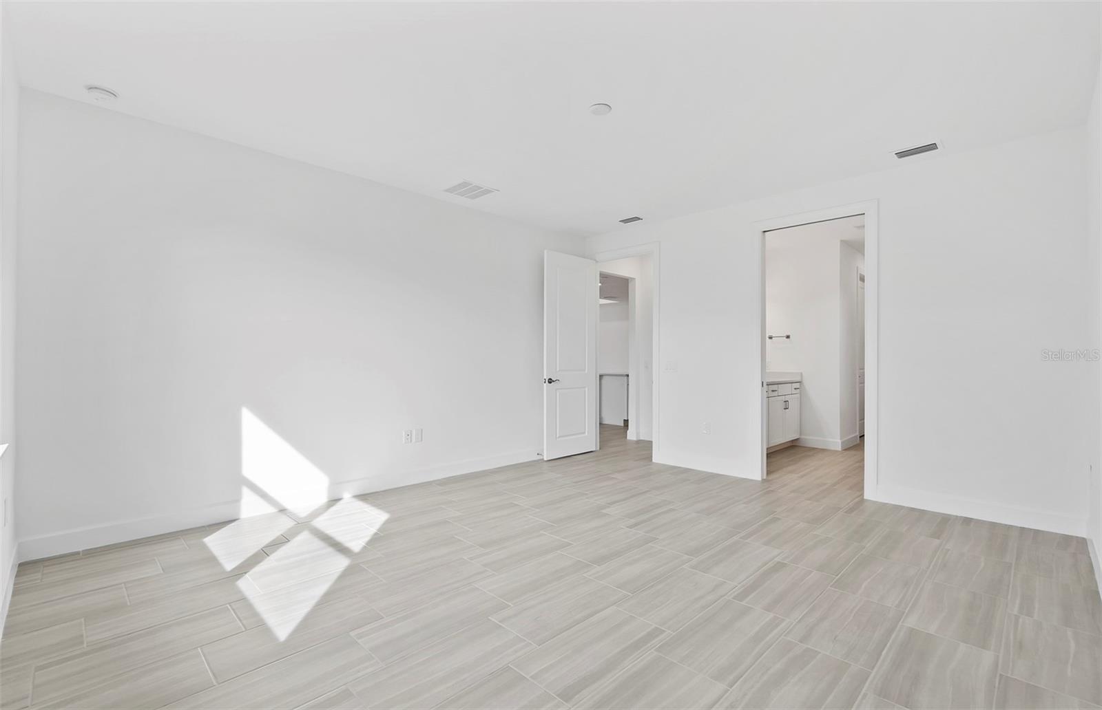 1565 Ridgemore St Property Photo 15
