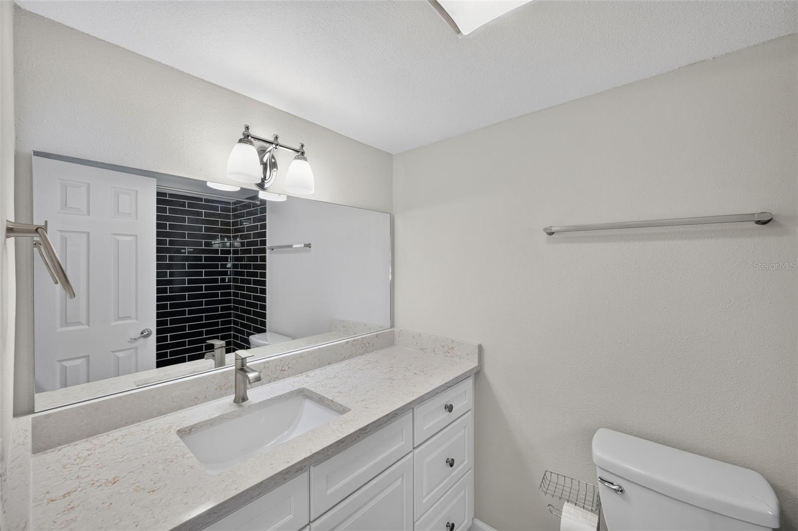 4780 Cove Circle St #103 Property Photo 5