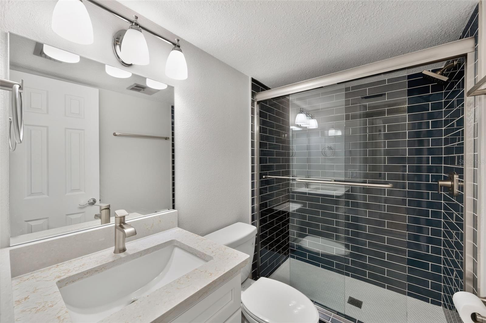 4780 Cove Circle St #103 Property Photo 6