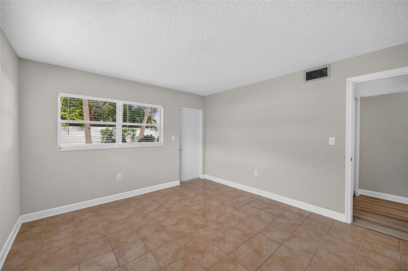 4780 Cove Circle St #103 Property Photo 11