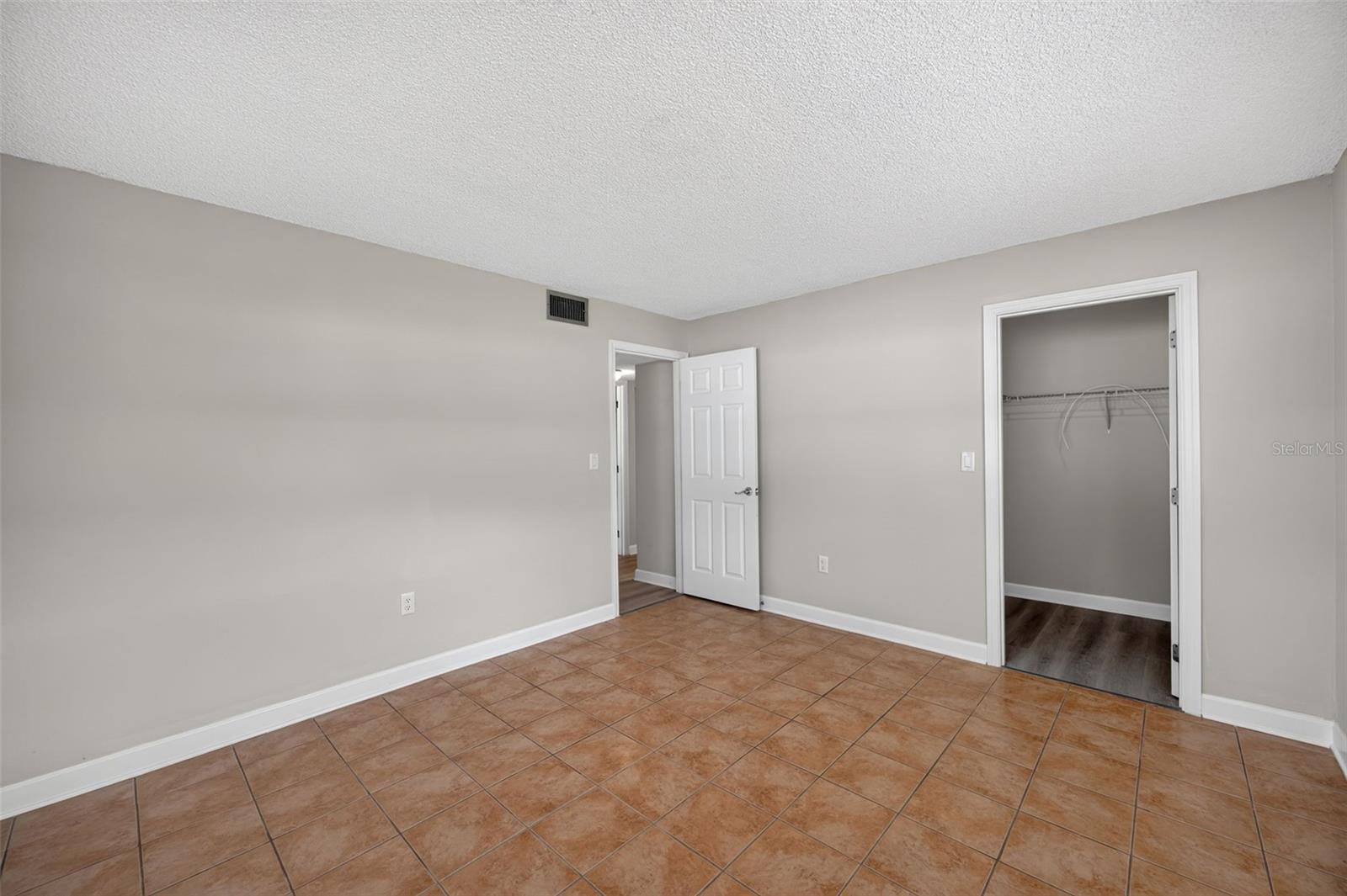 4780 Cove Circle St #103 Property Photo 13