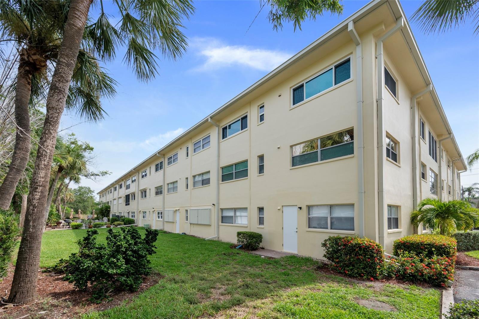 4780 Cove Circle St #103 Property Photo 17