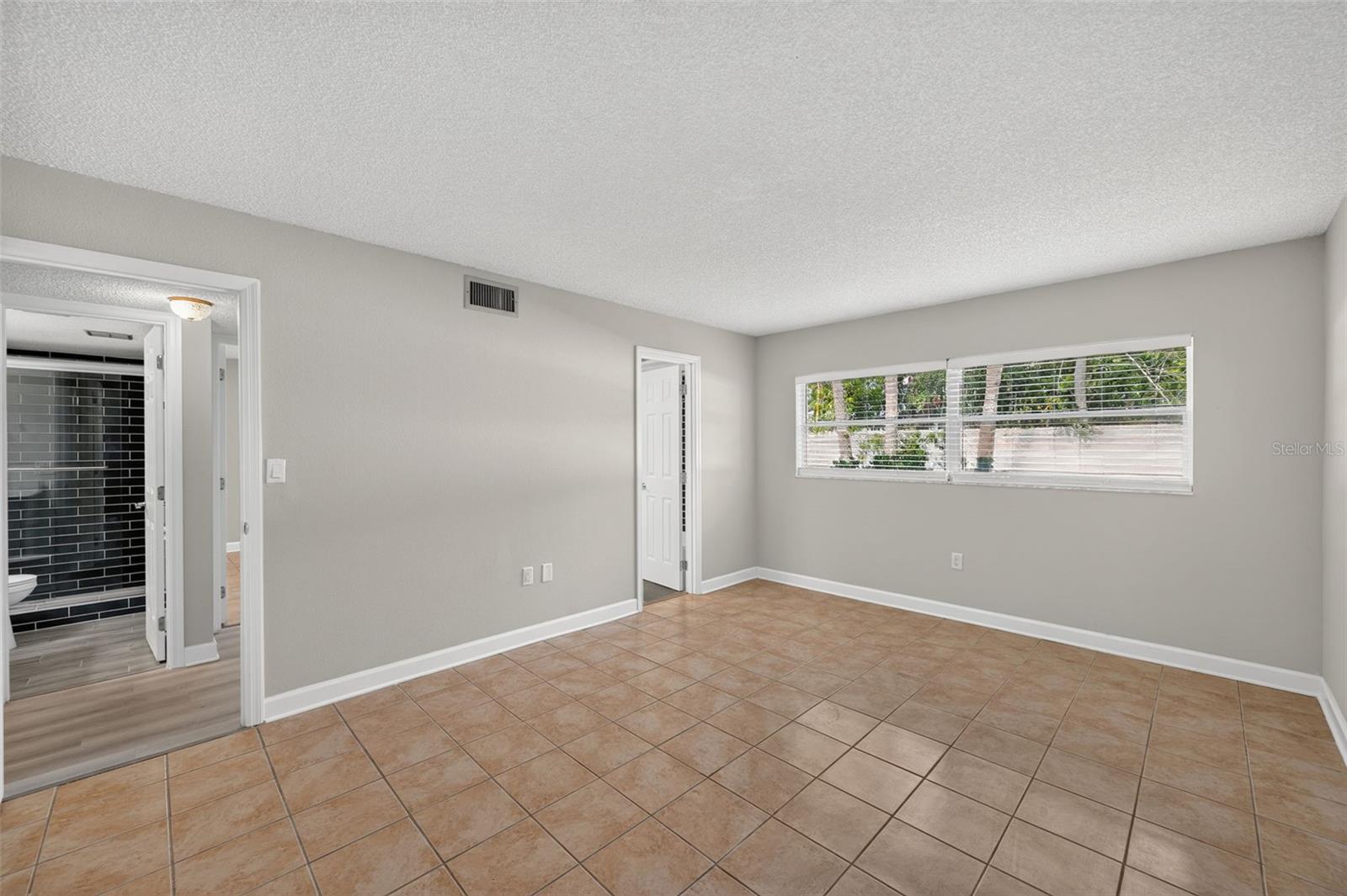 4780 Cove Circle St #103 Property Photo 22