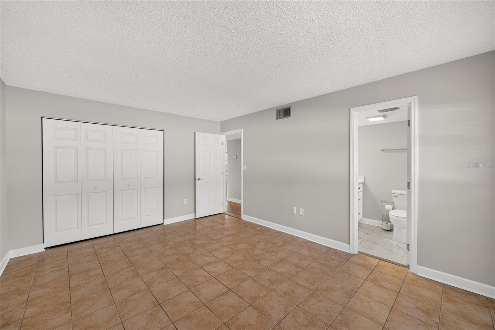 4780 Cove Circle St #103 Property Photo 23