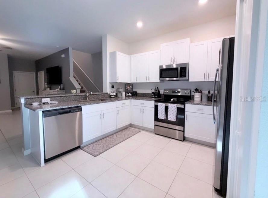 6047 Acara Ln Property Photo 4