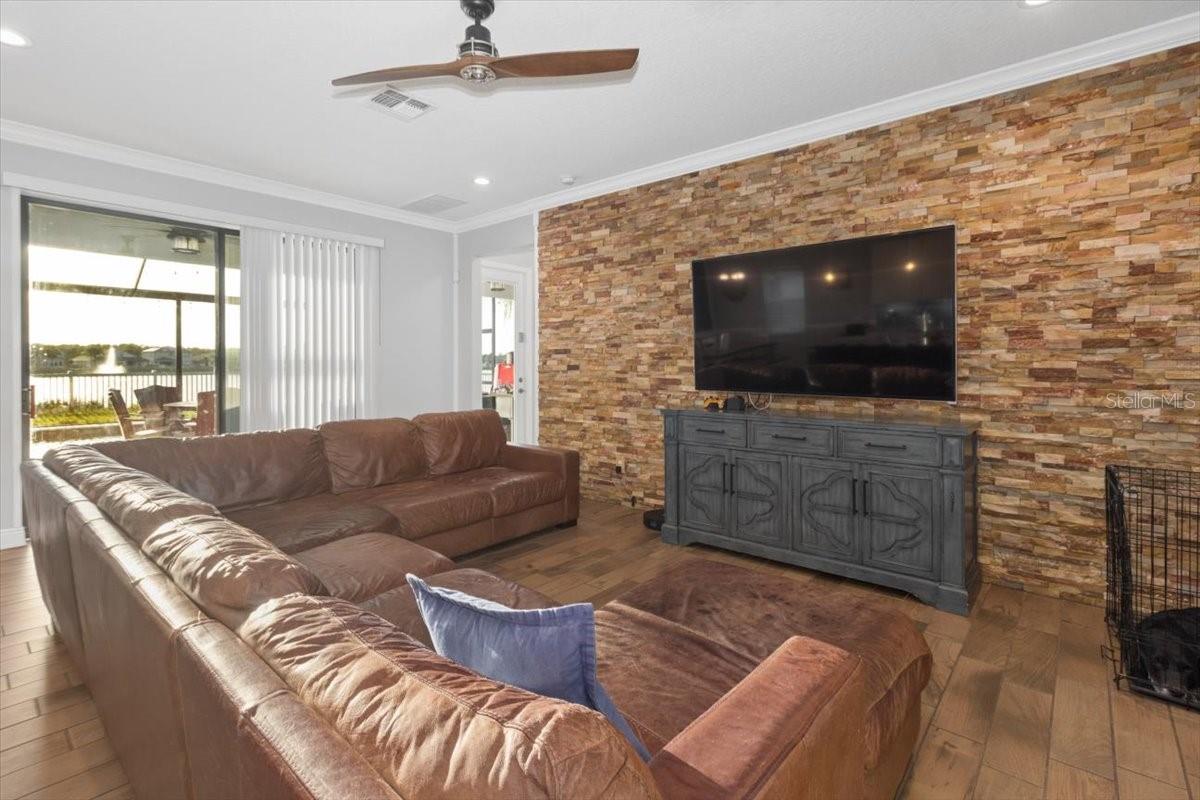 19129 Long Lake Ranch Blvd Property Photo 10