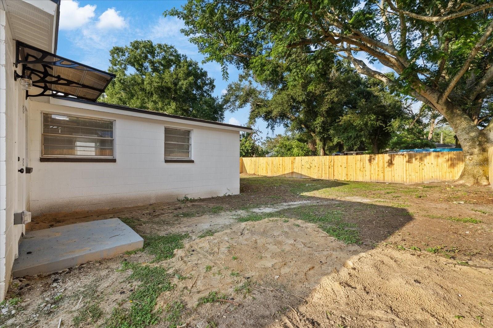 8711 N River Forest Cir Property Photo 5