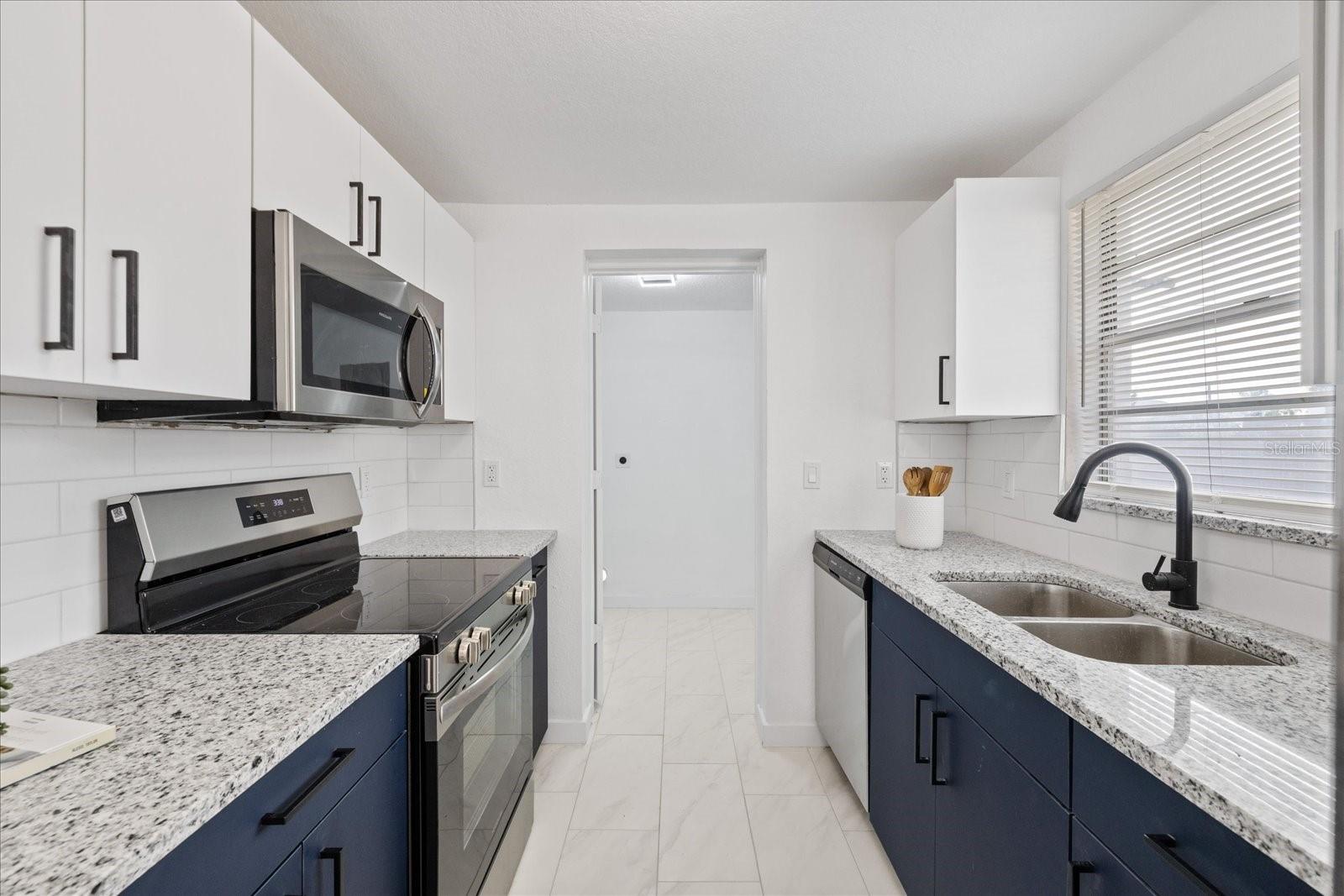 8711 N River Forest Cir Property Photo 13