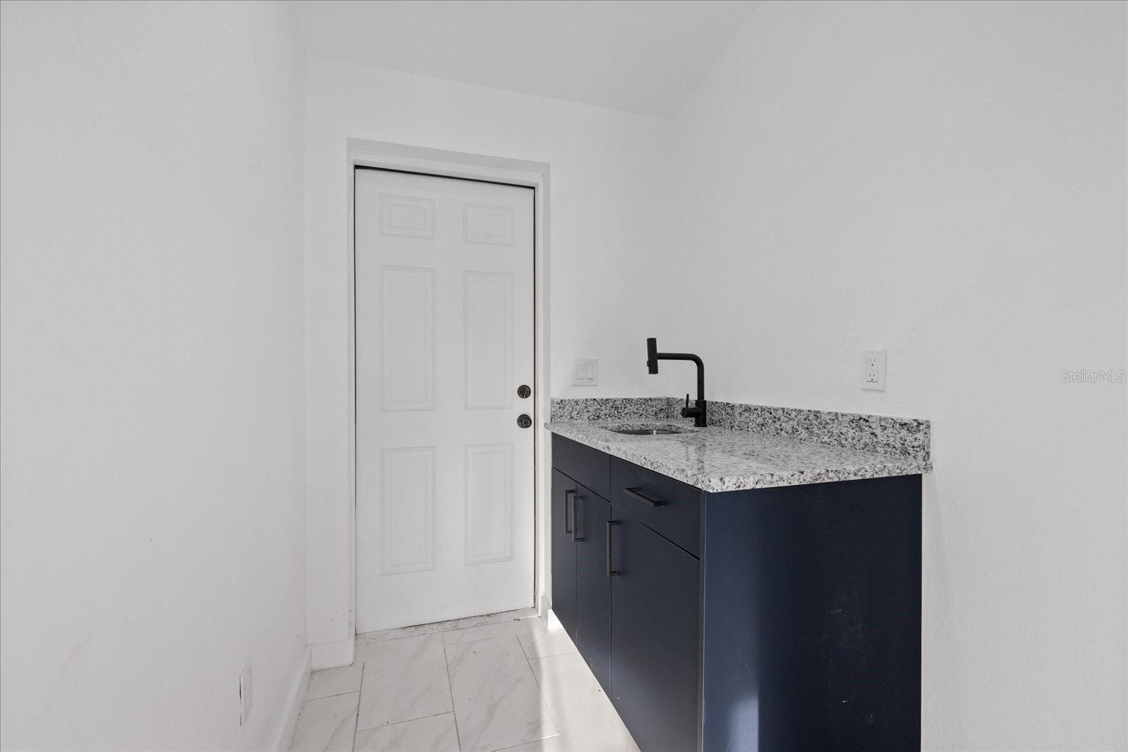 8711 N River Forest Cir Property Photo 29