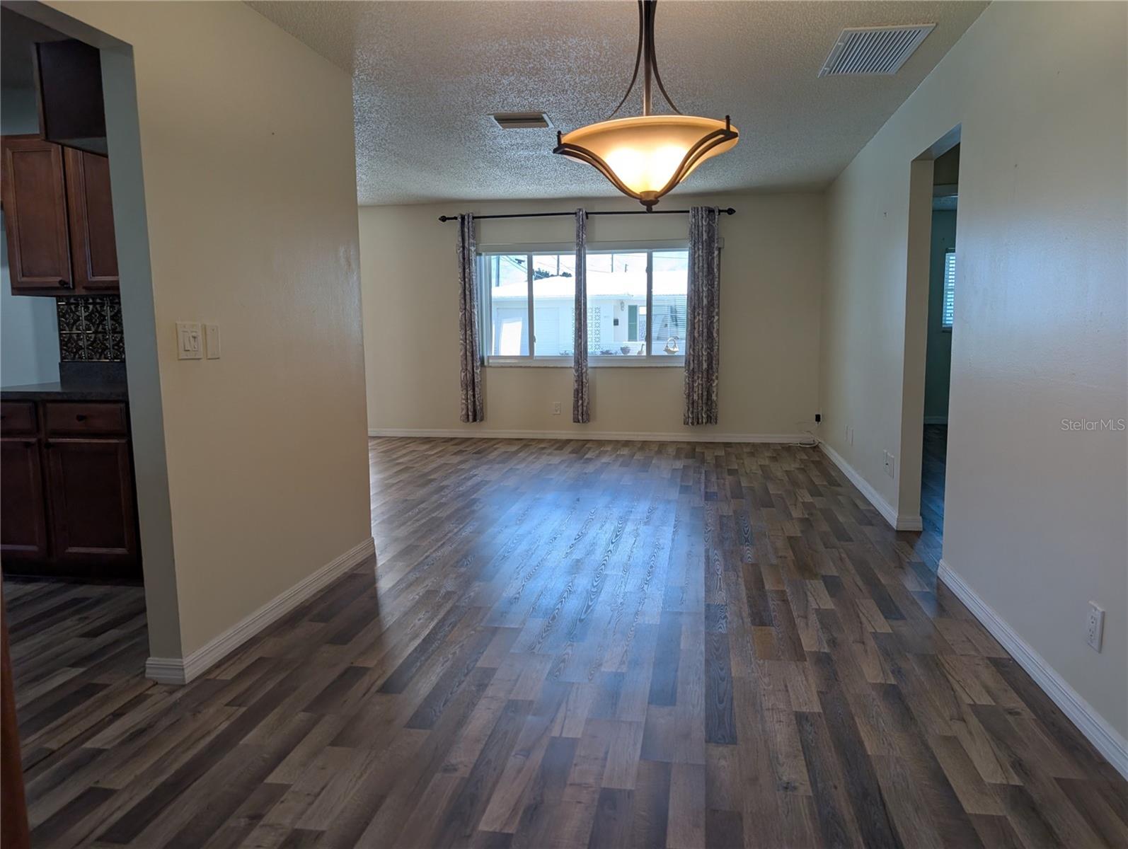 10188 45th St N #2 Property Photo 9
