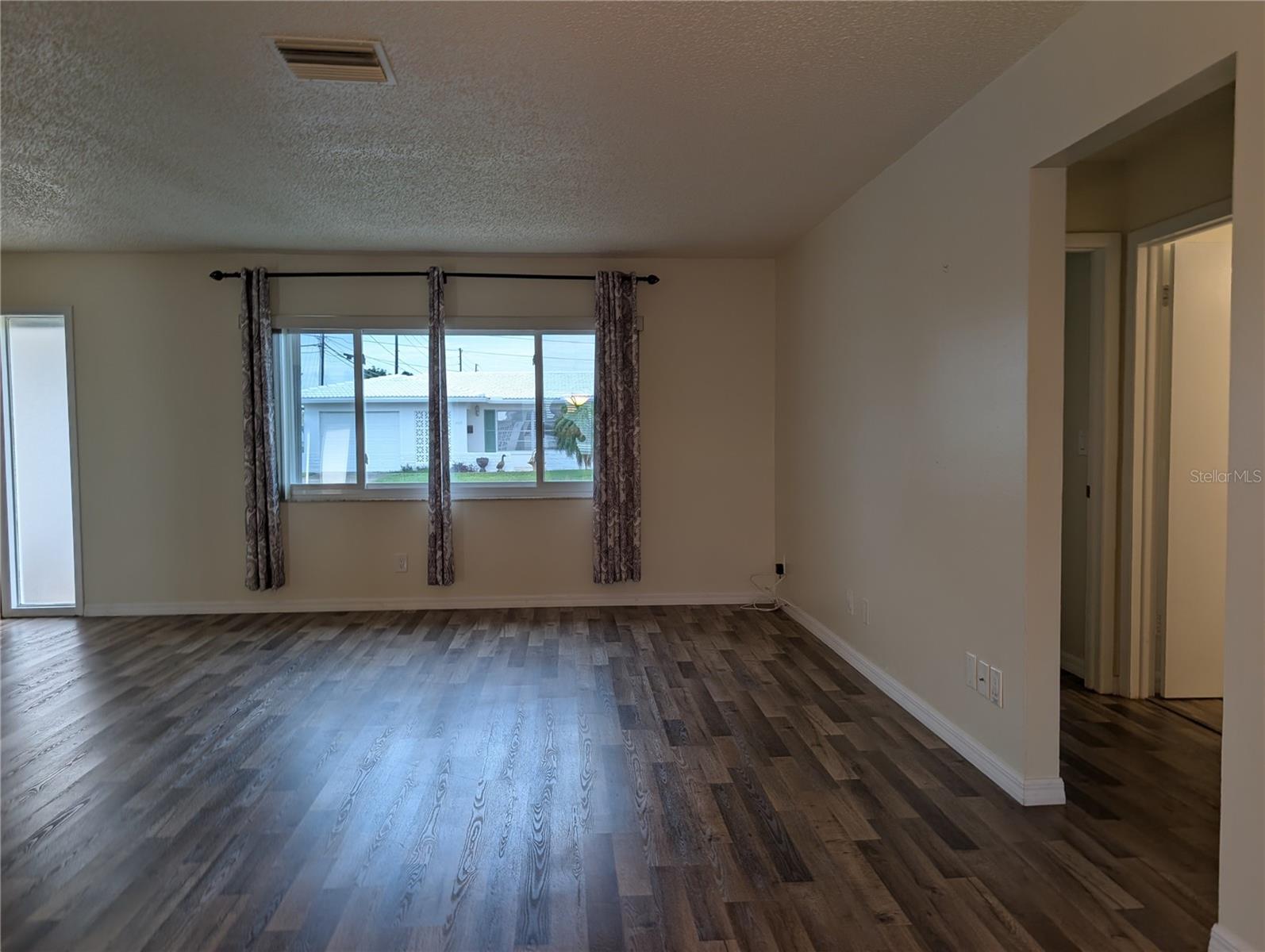 10188 45th St N #2 Property Photo 10