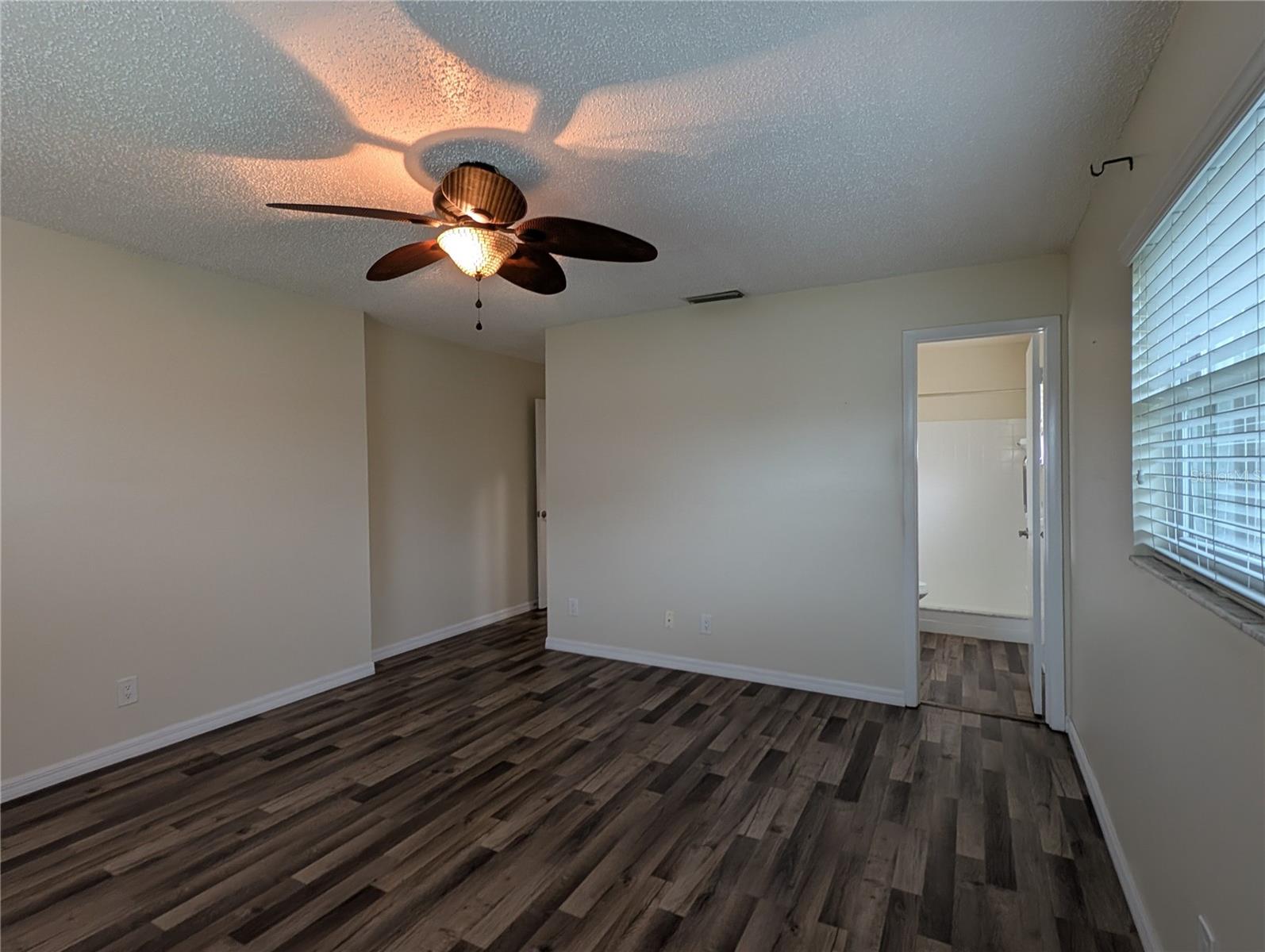 10188 45th St N #2 Property Photo 13