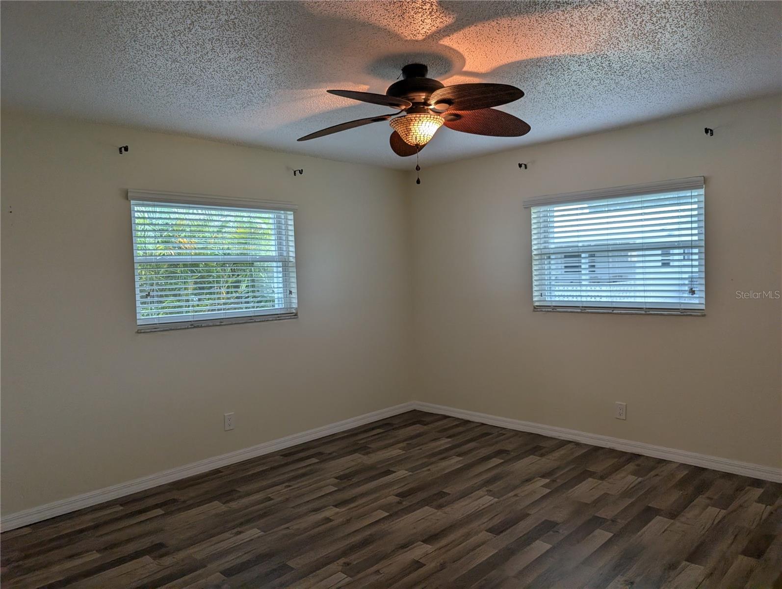 10188 45th St N #2 Property Photo 17