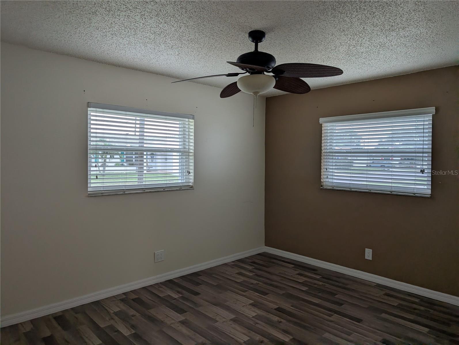 10188 45th St N #2 Property Photo 19