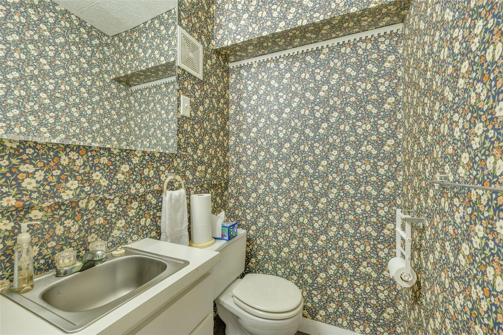 2865 E Bay Dr Property Photo 15