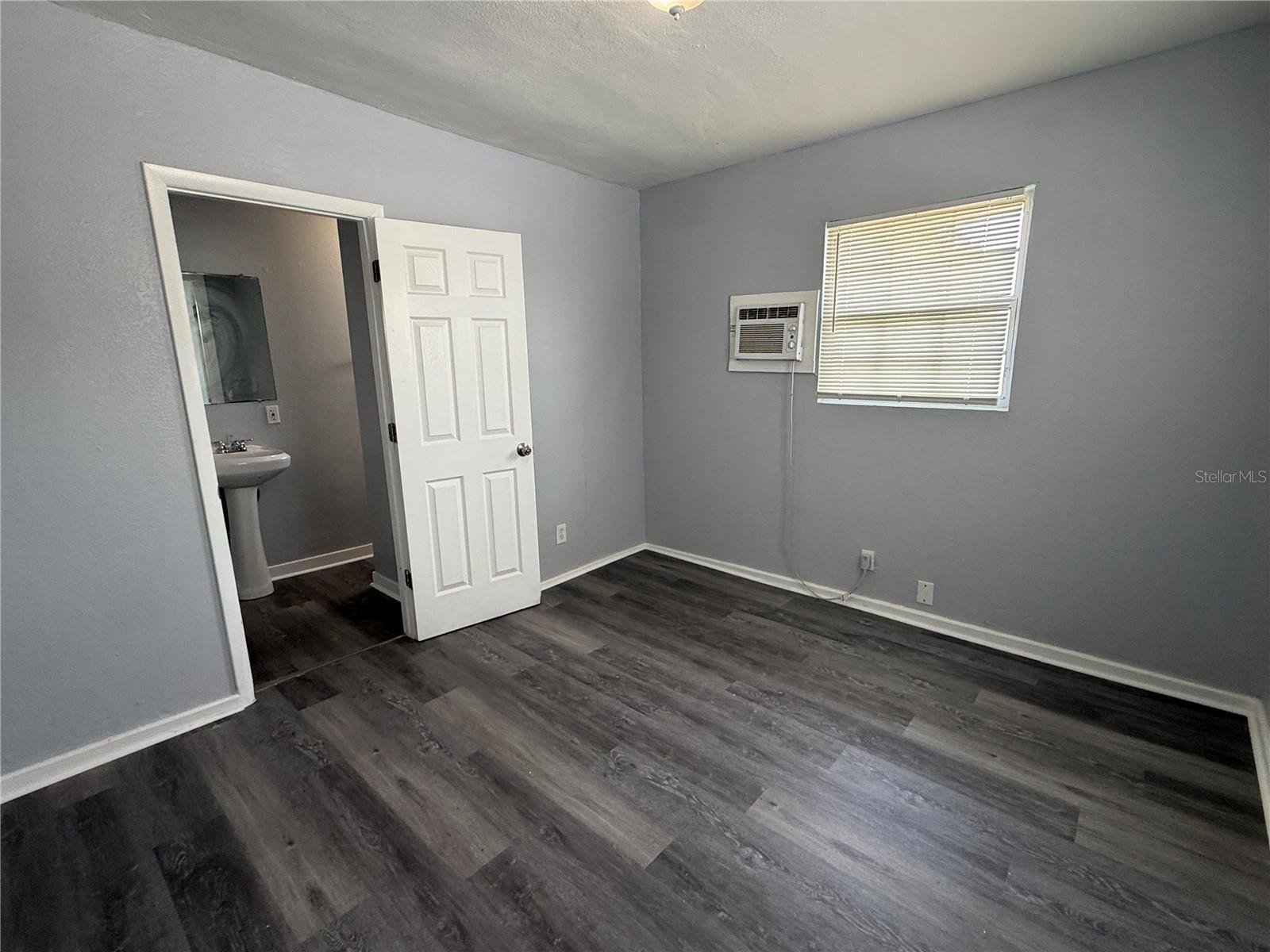 1748 2nd St Ne Property Photo 5