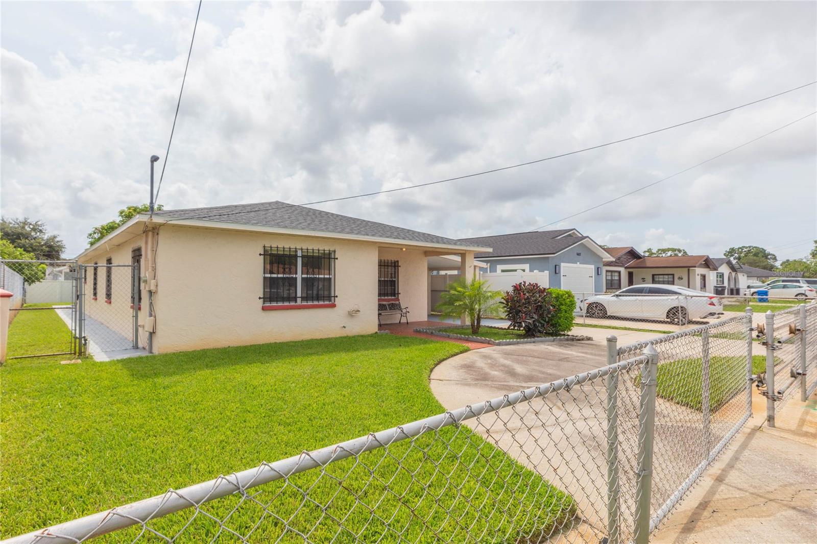 6611 N Clark Ave Property Photo 4