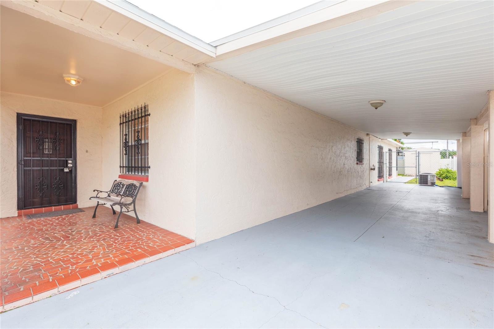 6611 N Clark Ave Property Photo 7