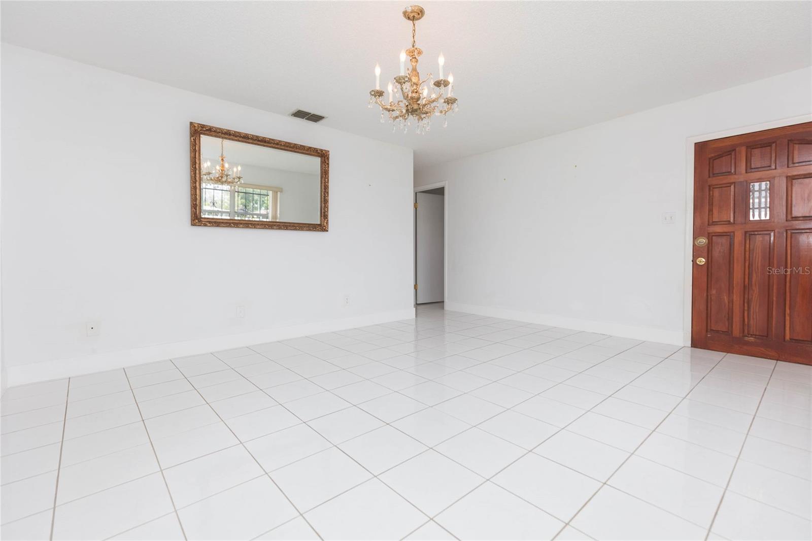 6611 N Clark Ave Property Photo 9