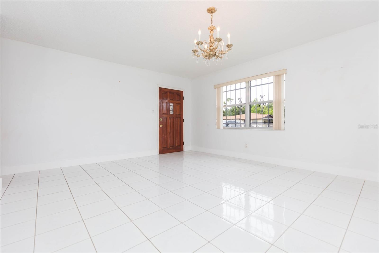 6611 N Clark Ave Property Photo 10