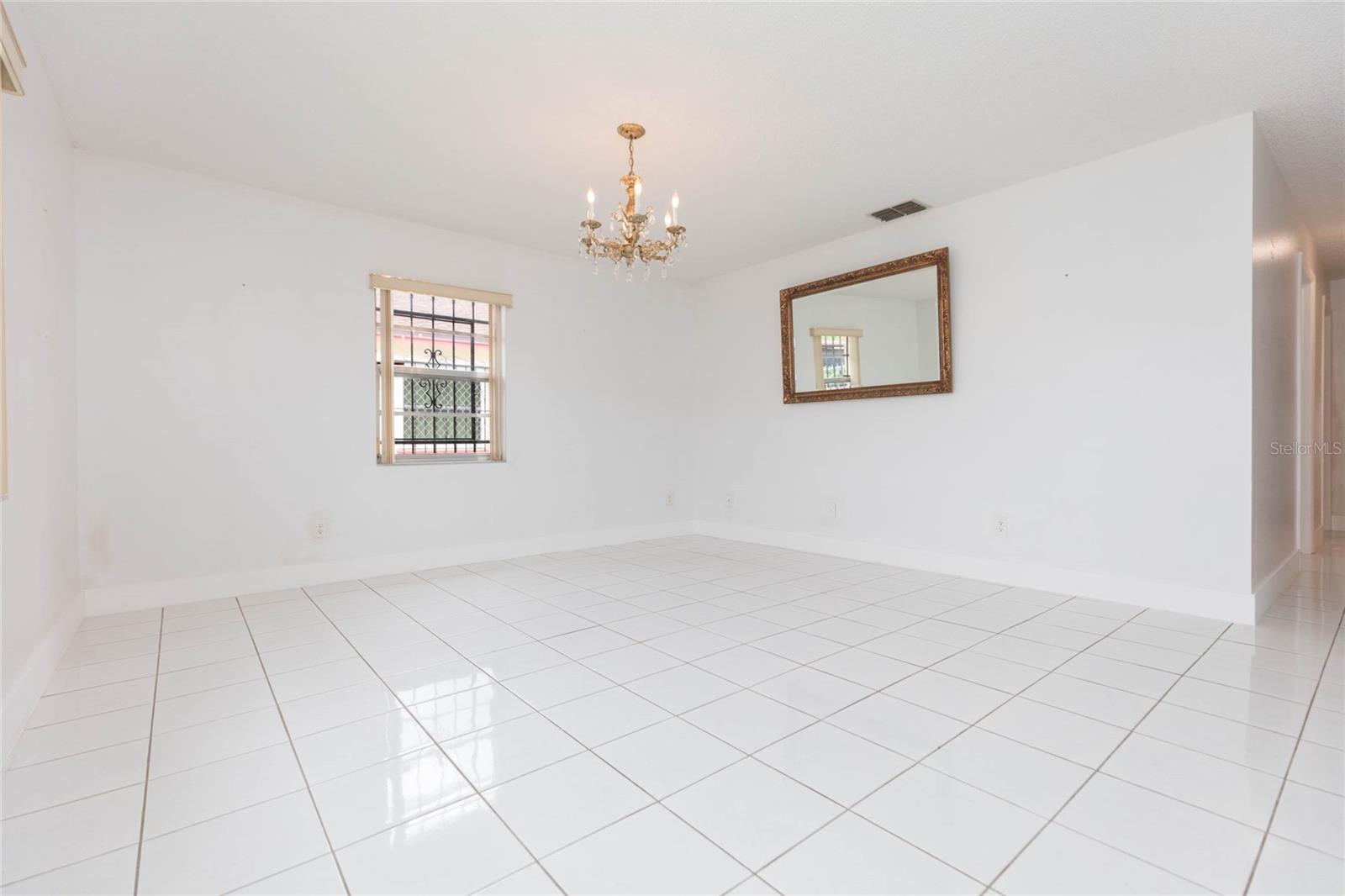 6611 N Clark Ave Property Photo 11
