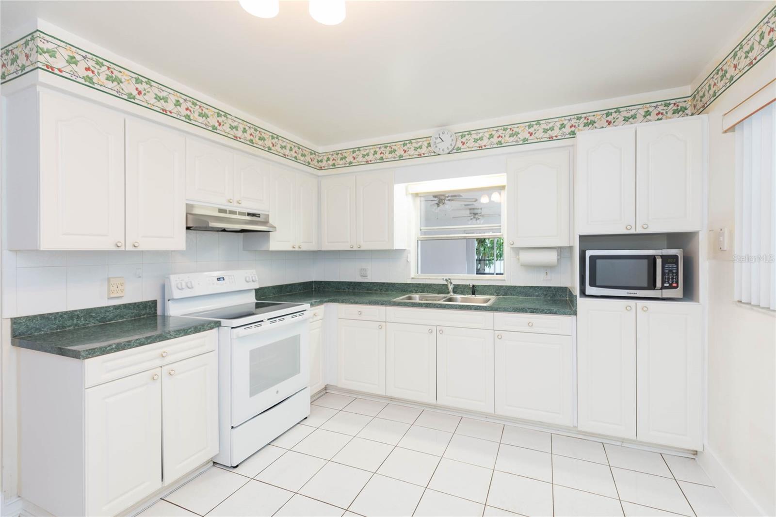 6611 N Clark Ave Property Photo 13