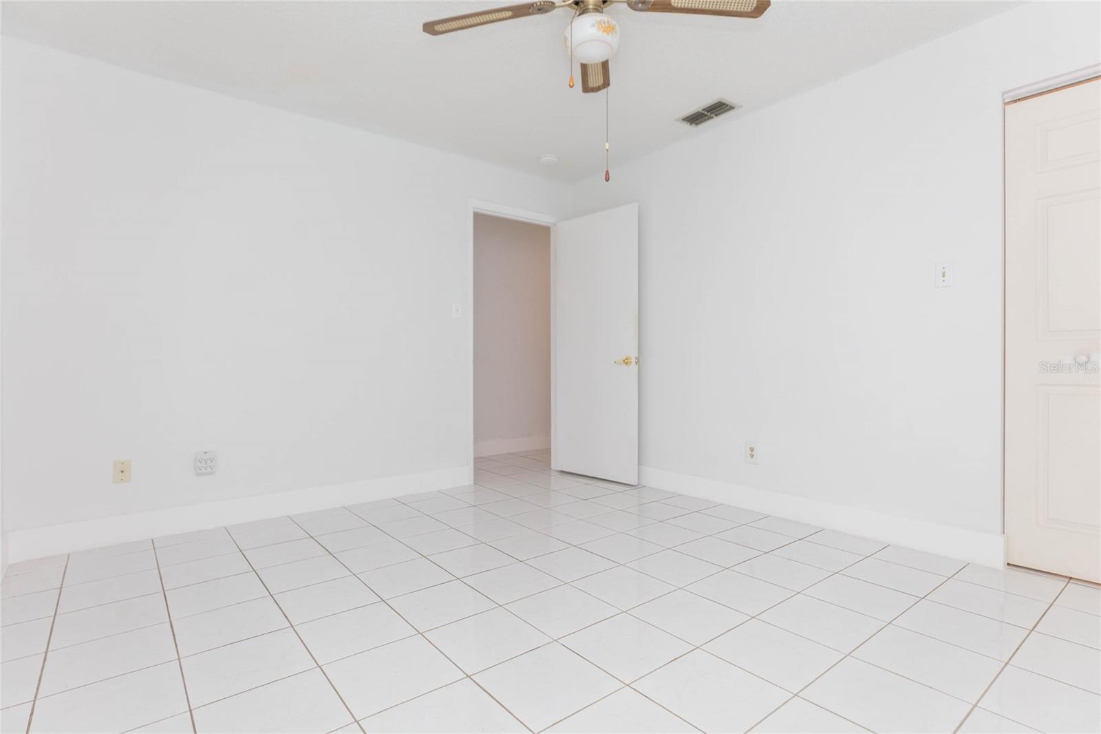 6611 N Clark Ave Property Photo 22