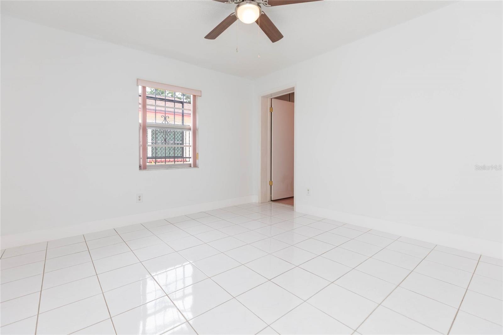 6611 N Clark Ave Property Photo 26