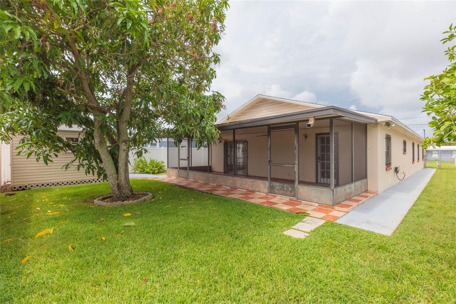 6611 N Clark Ave Property Photo 38
