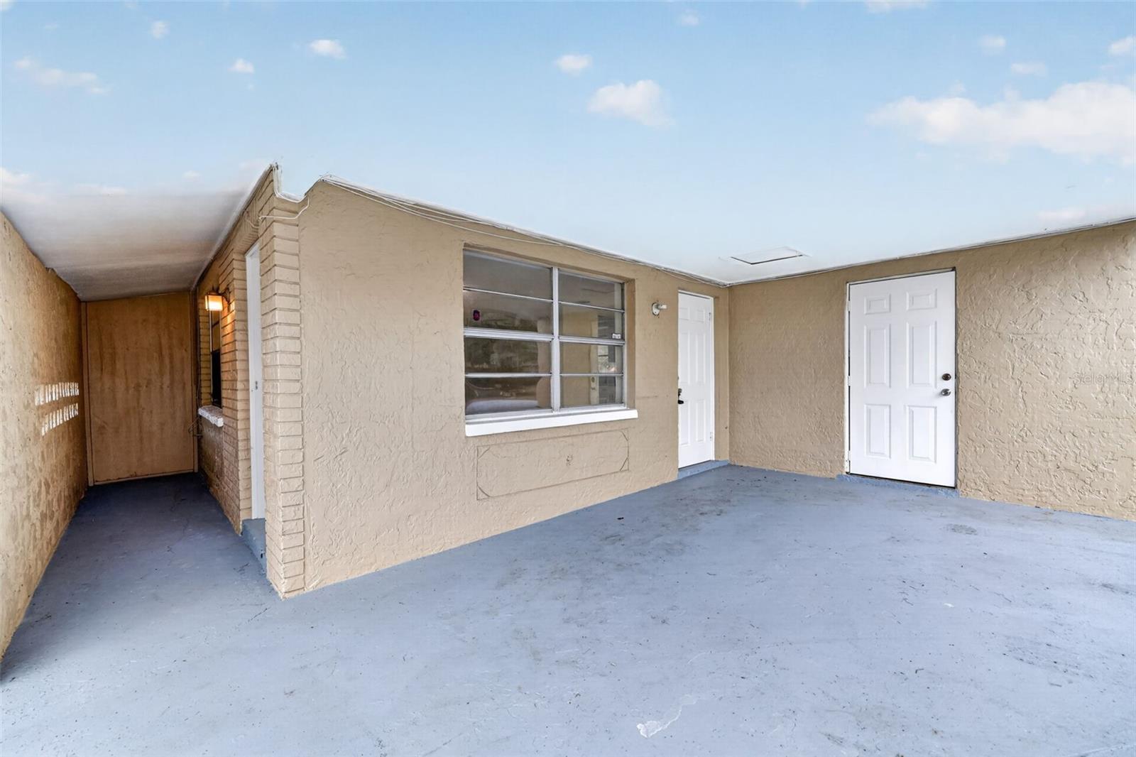 3311 E Chelsea St Property Photo 5
