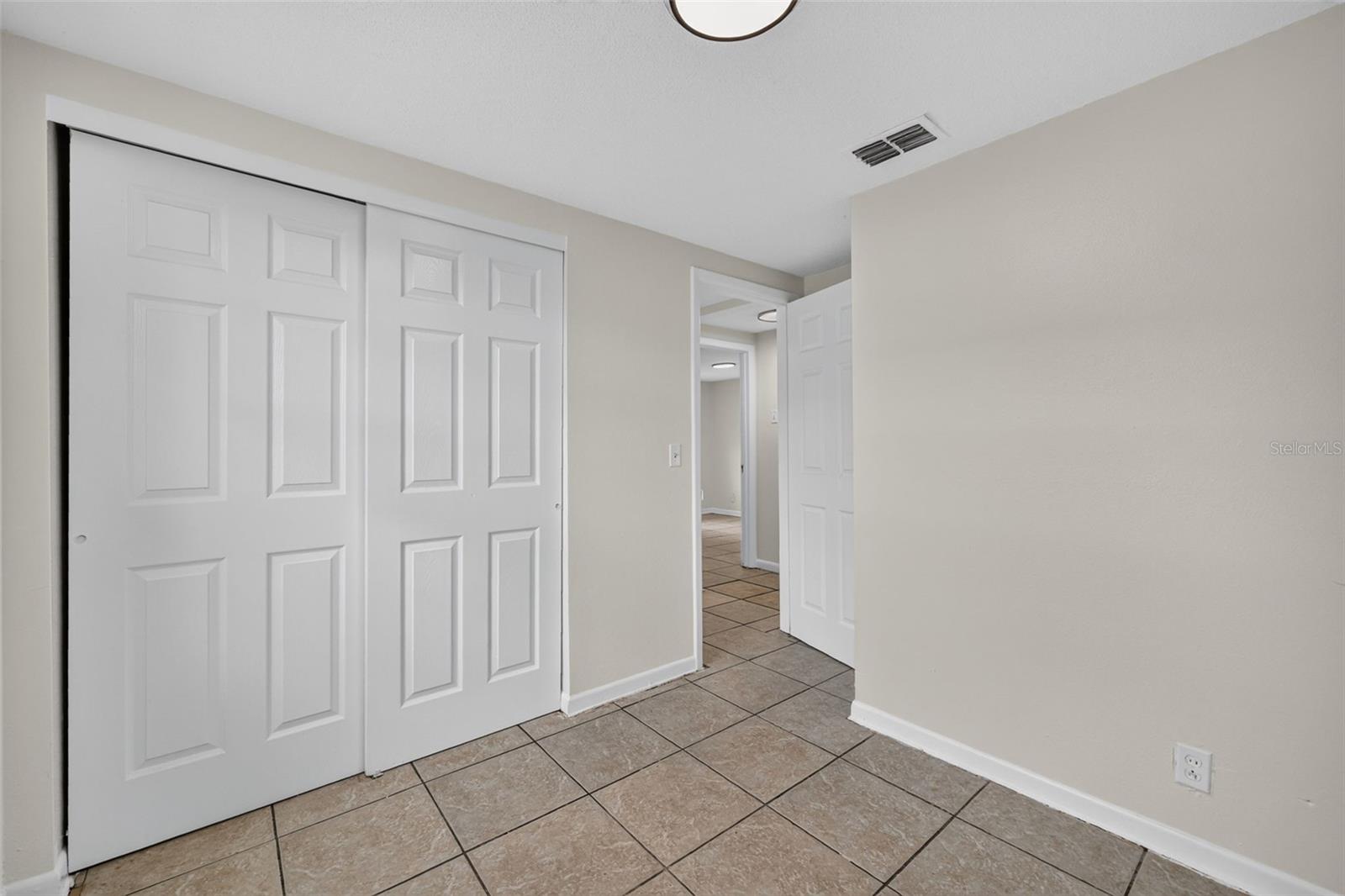 3311 E Chelsea St Property Photo 25