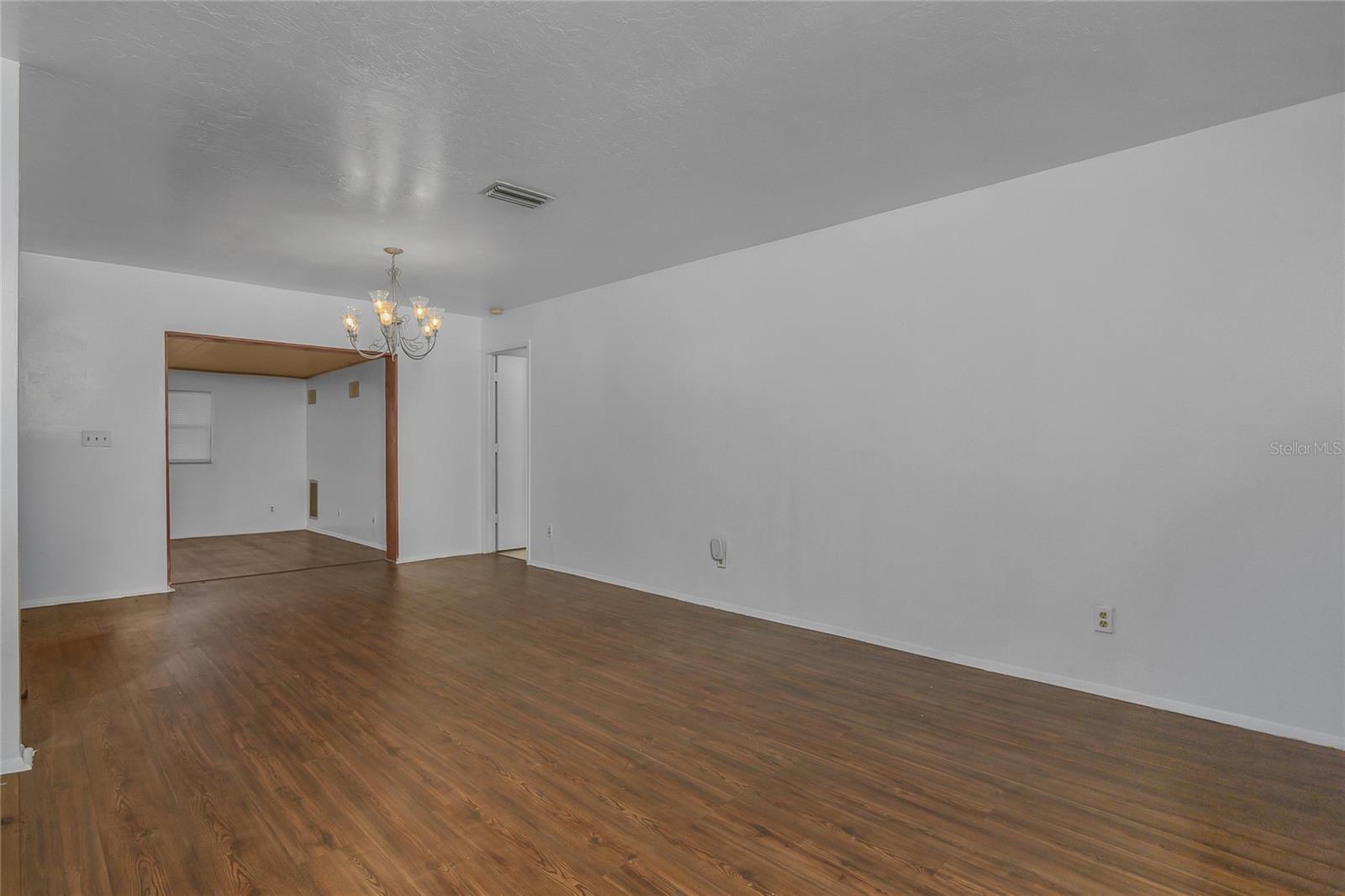 1121 Ne 11th Ter Property Photo 9