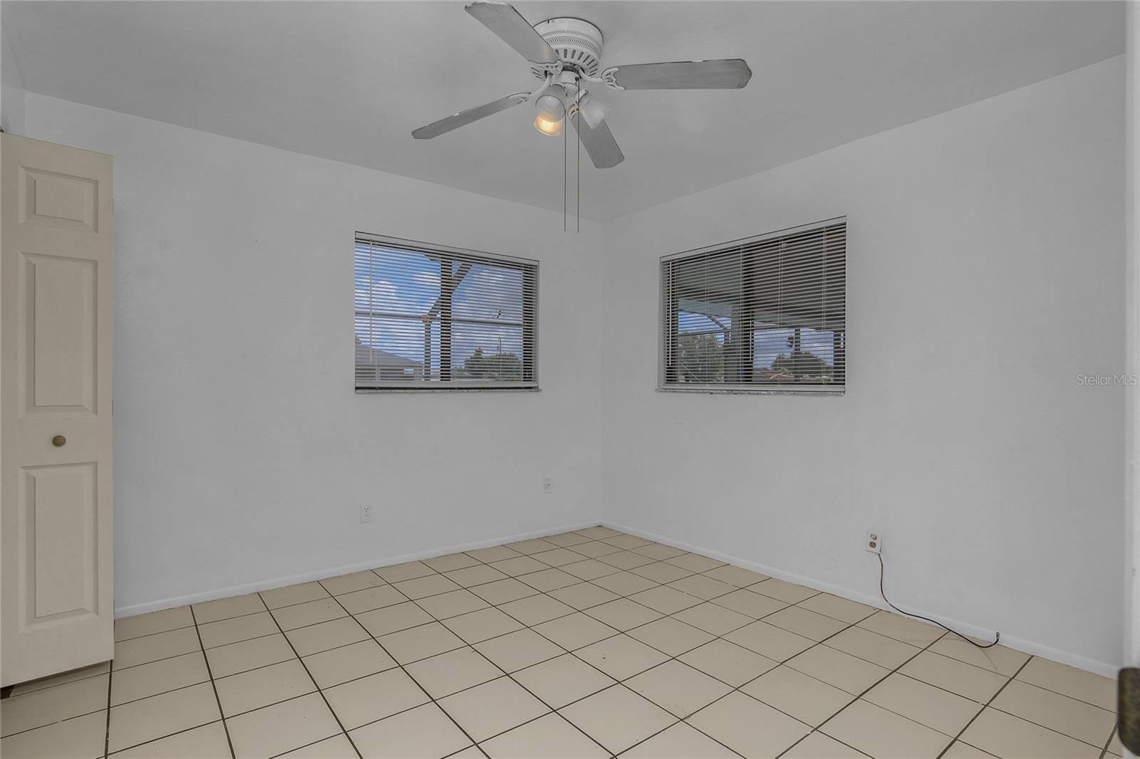 1121 Ne 11th Ter Property Photo 27