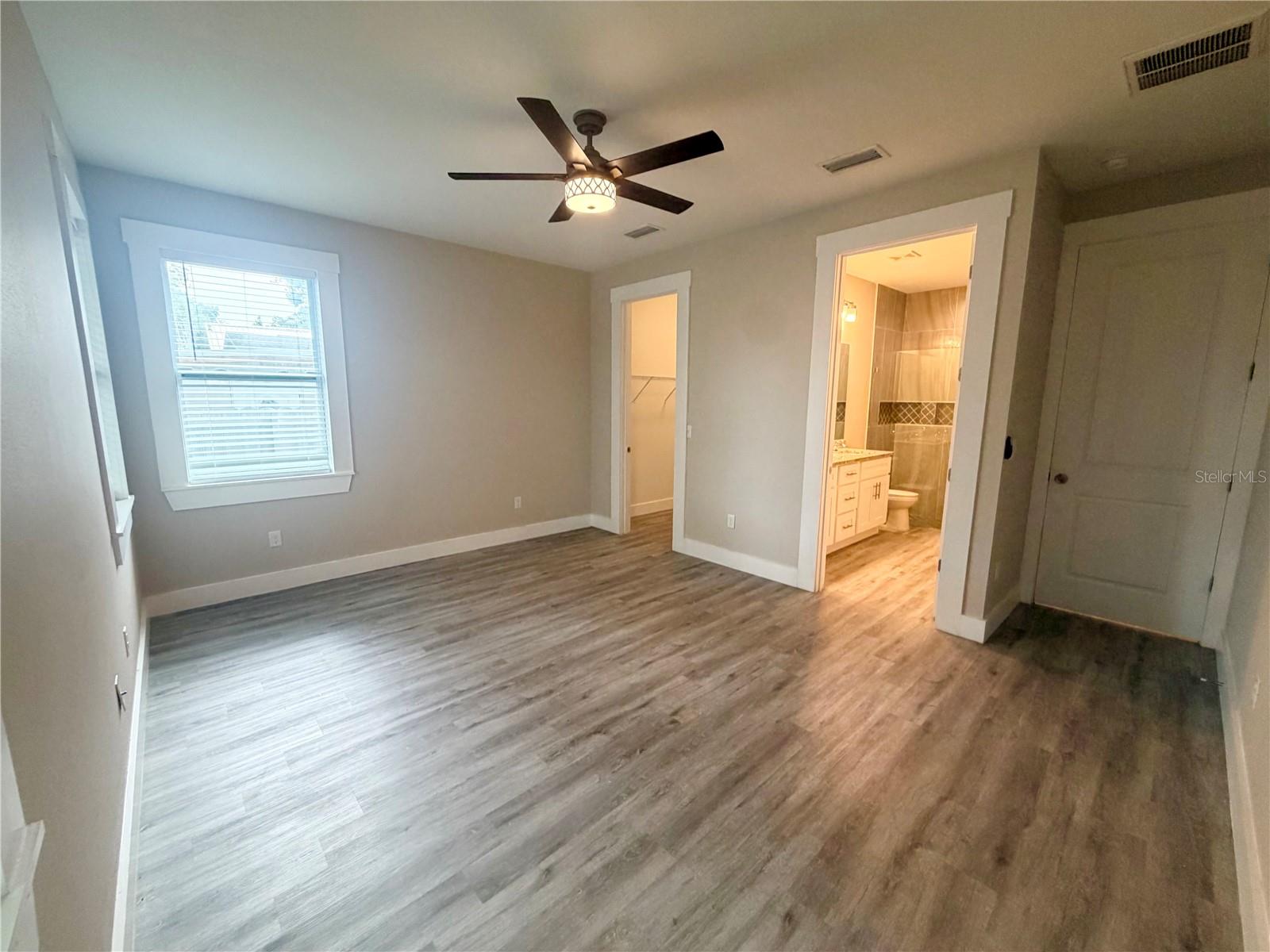 2125 W Saint Joseph St Property Photo 11