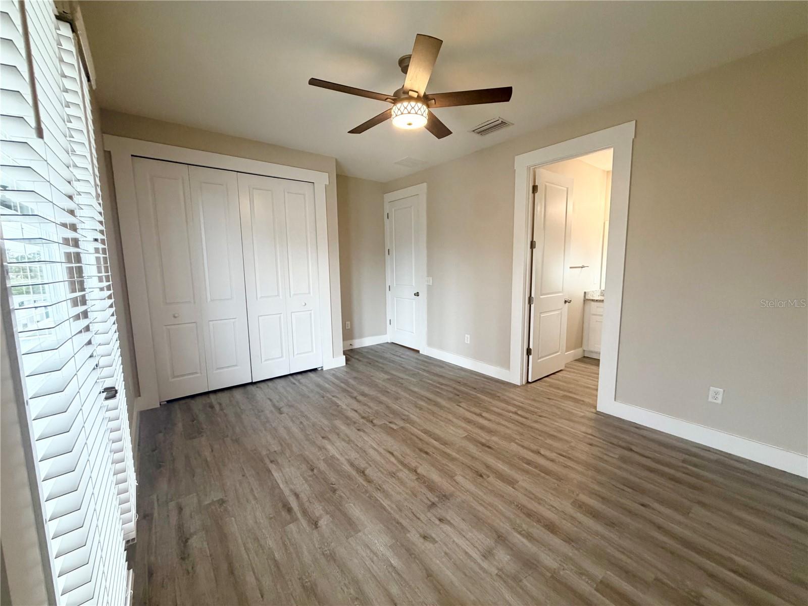 2125 W Saint Joseph St Property Photo 22