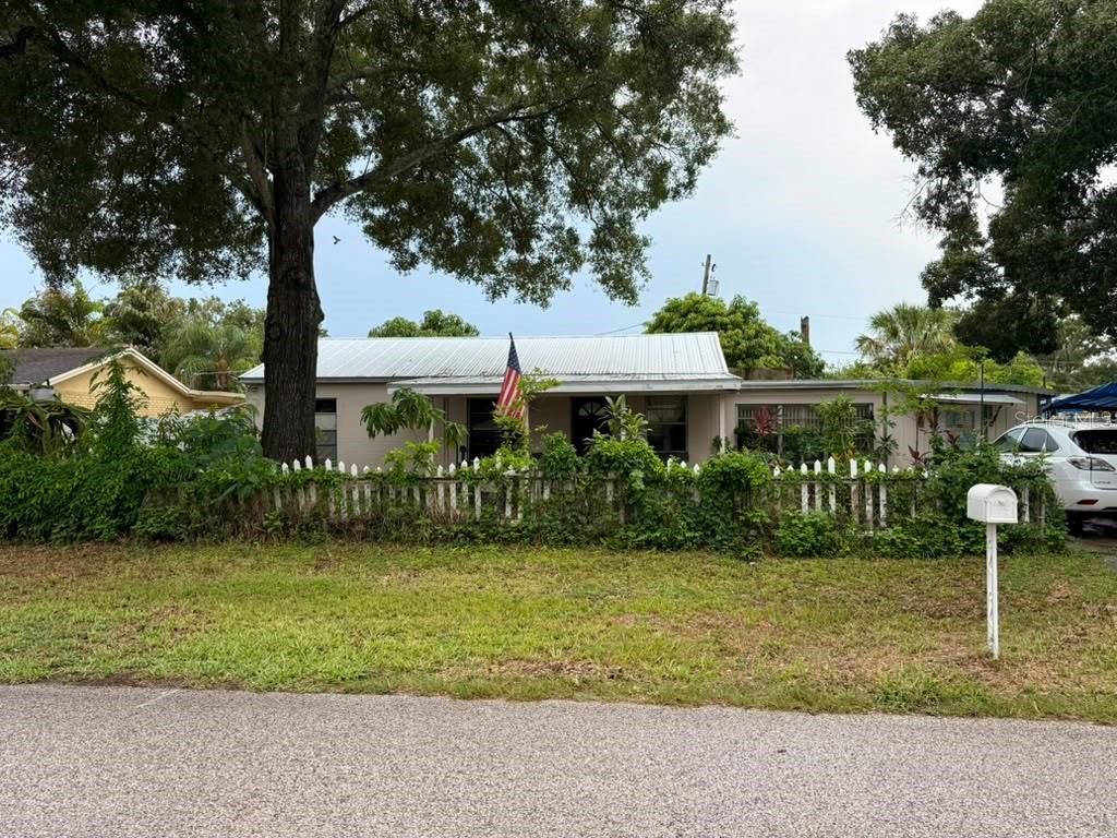 4203 S Trask St Property Photo 1