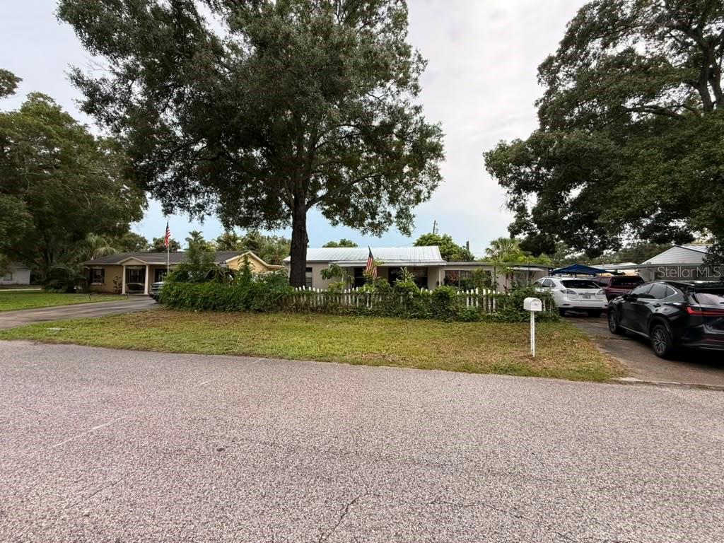 4203 S Trask St Property Photo 3