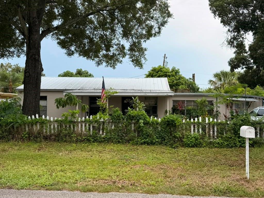 4203 S Trask St Property Photo 4