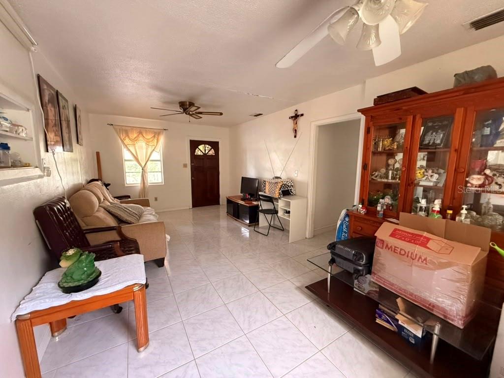4203 S Trask St Property Photo 6